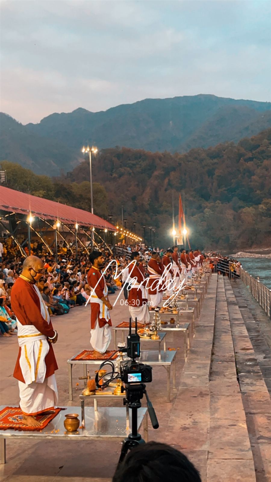 Priests performing the evening aarti on a ghat